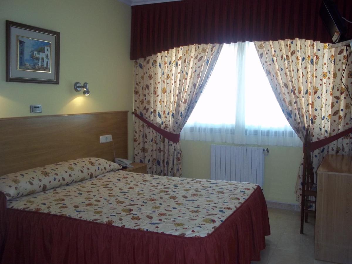 Hotel Suiza Arzua Luaran gambar